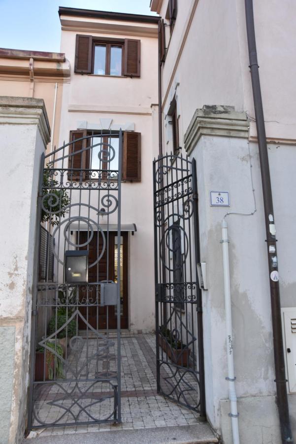 B&B Le Due Isole Νουόρο Εξωτερικό φωτογραφία